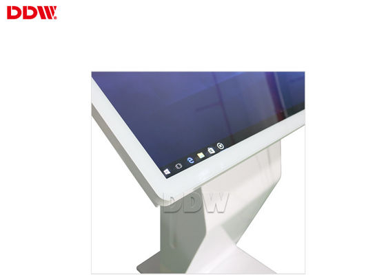 Tipo Backlit Wled locativo del touch screen di Tft del monitor di Digital del totem a 47 pollici antiurto del contrassegno
